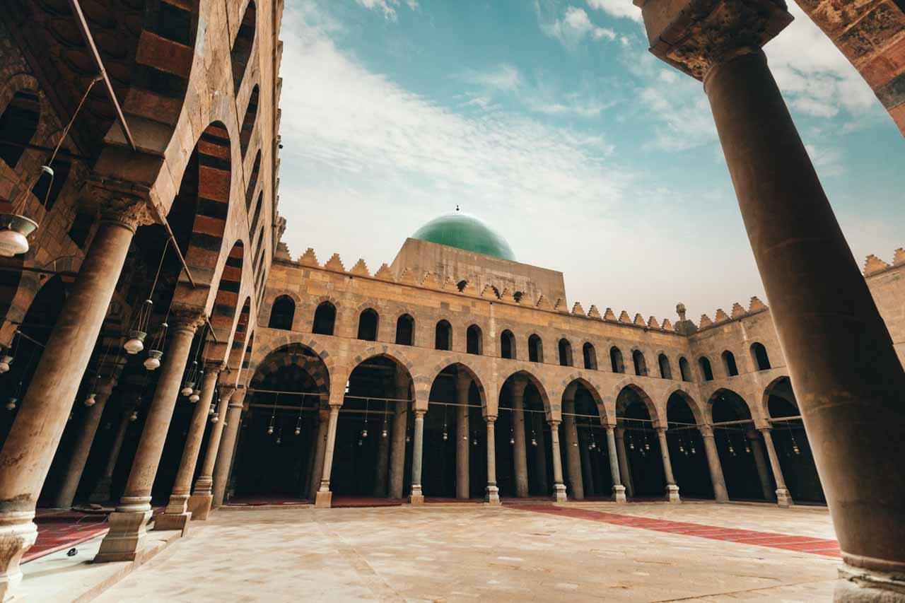 Mesquita na Cidade do Cairo - lugar para reservar os hotéis e passeios no Egito